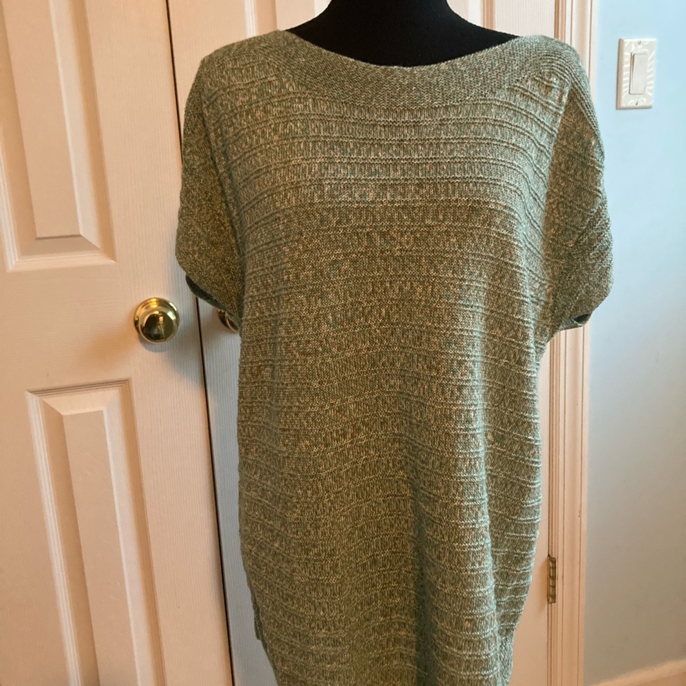 Green linen top
